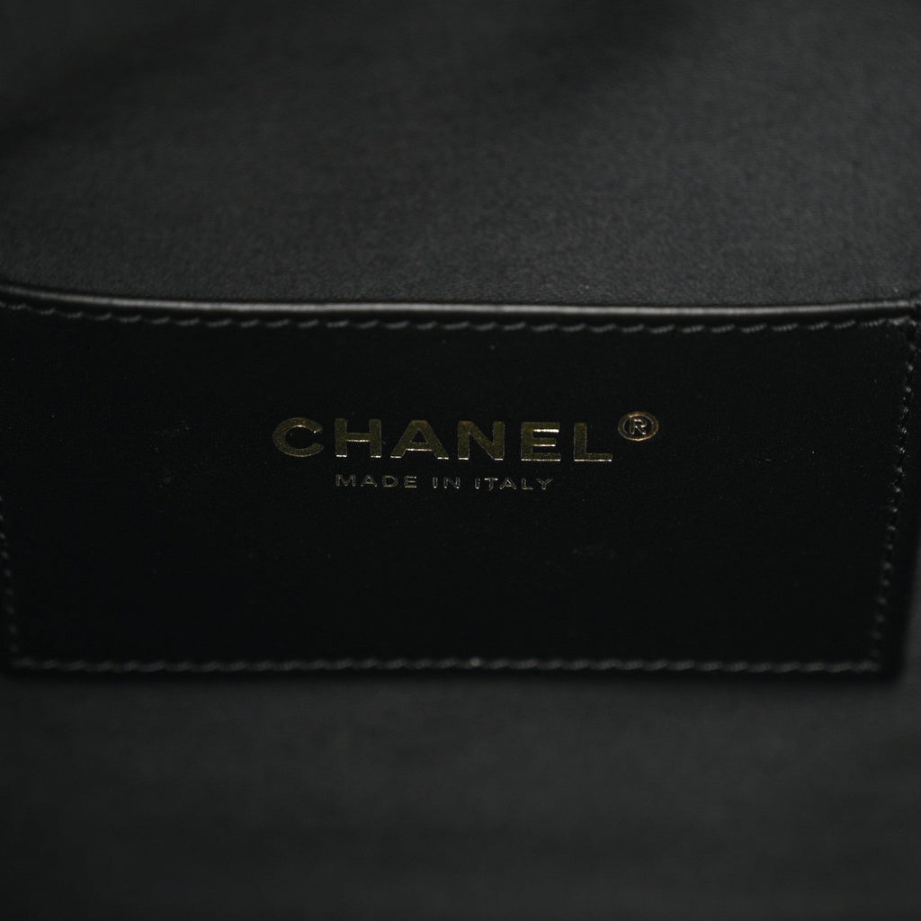 Caviar Quilted Medium Chanel 25 Handbag Black