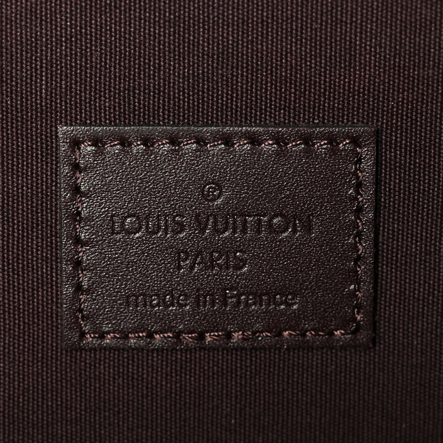 Vernis Pochette Felicie Chain Wallet Amarante
