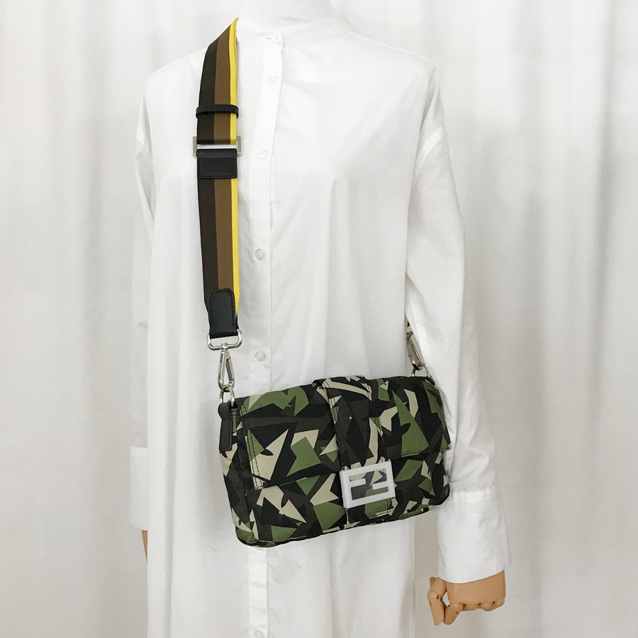 FENDI Baguette 7VA472 Shoulder bag