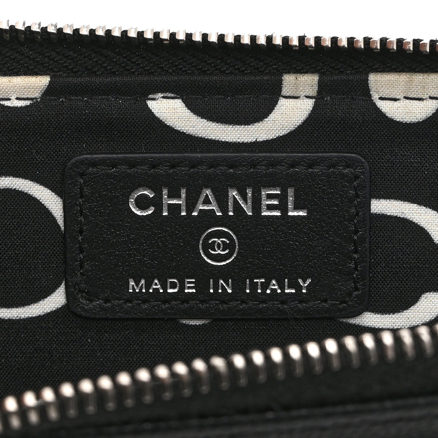 Caviar Quilted CC Logo Zip Around Card Holder Black