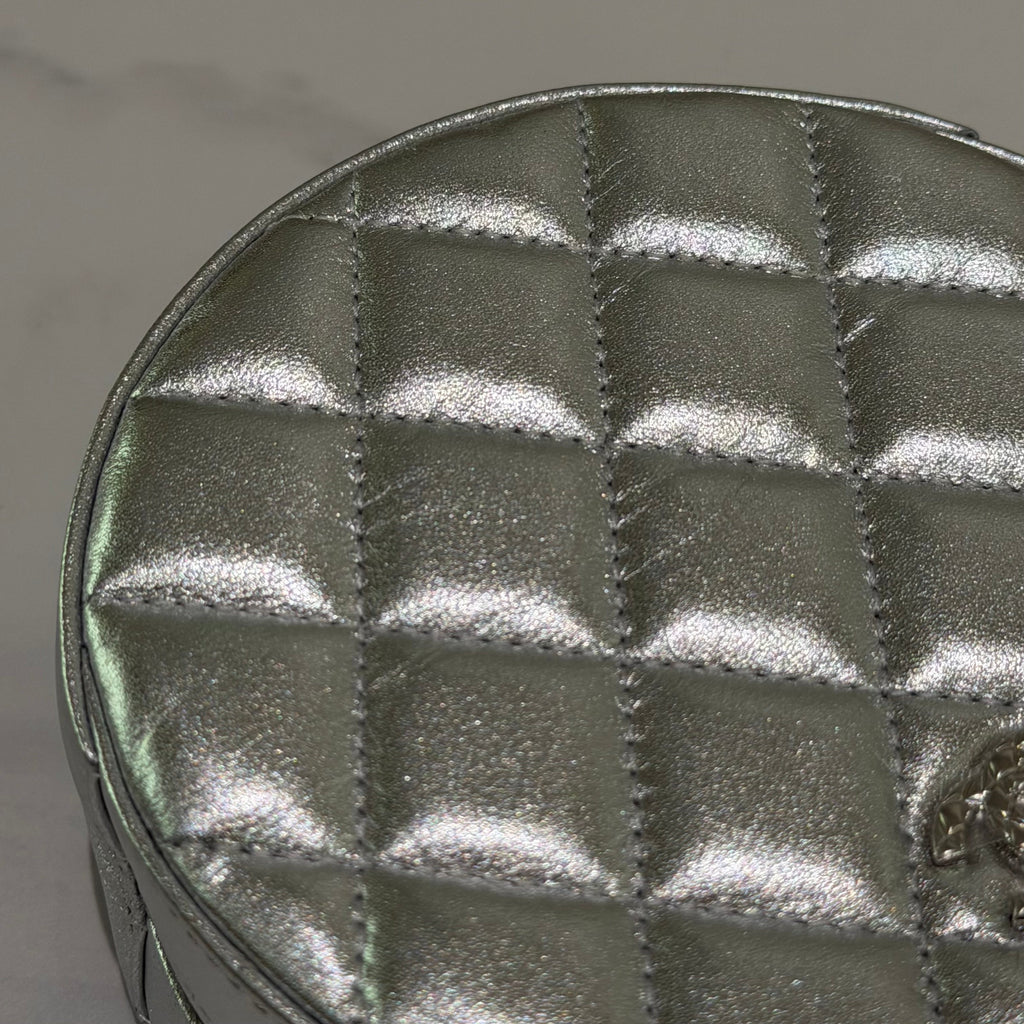 CHANEL Silver Patent Leather Round Ring Evening Chain Bag