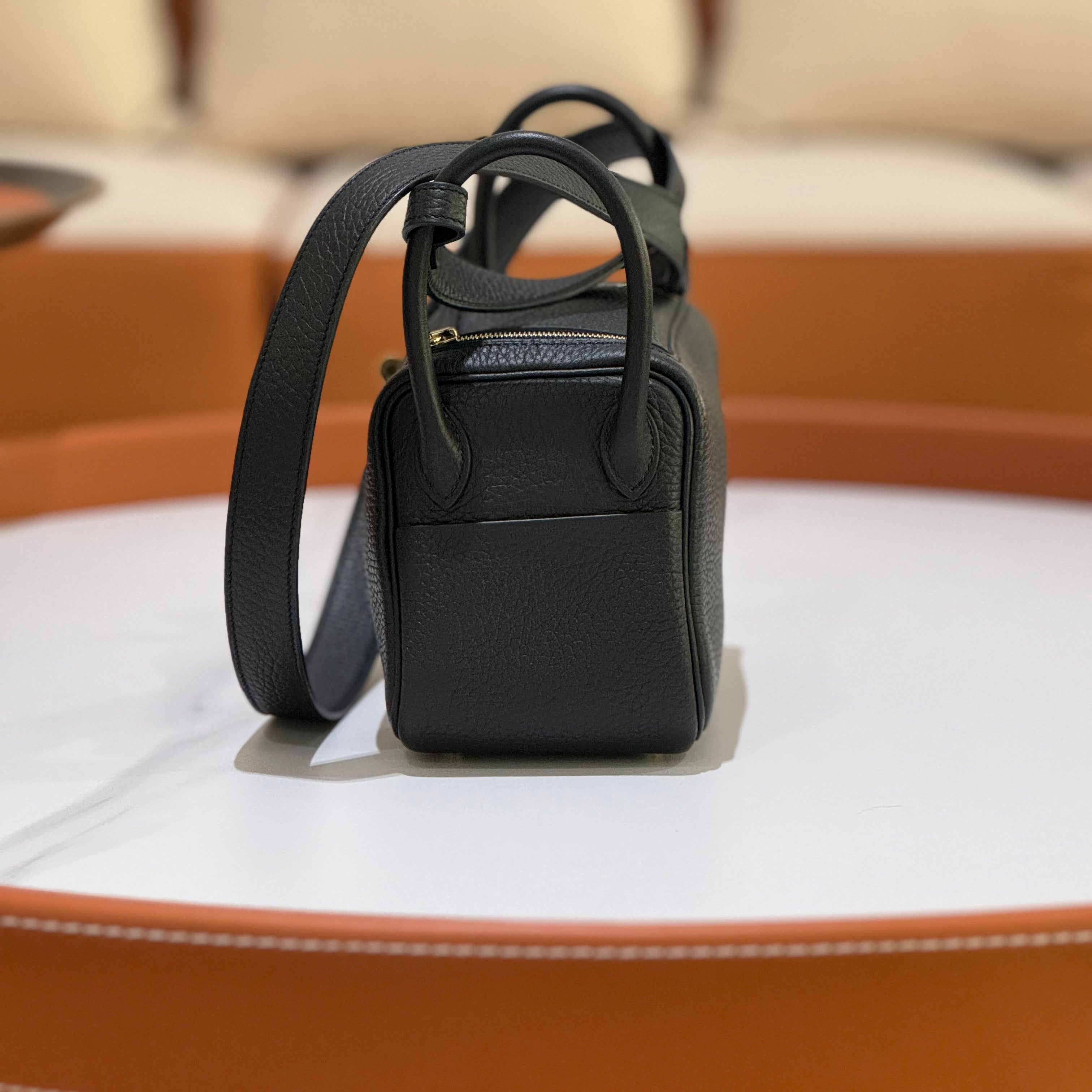 HERMES MINI LINDY IN BLACK WITH GOLD HARDWARE (STAMP B)