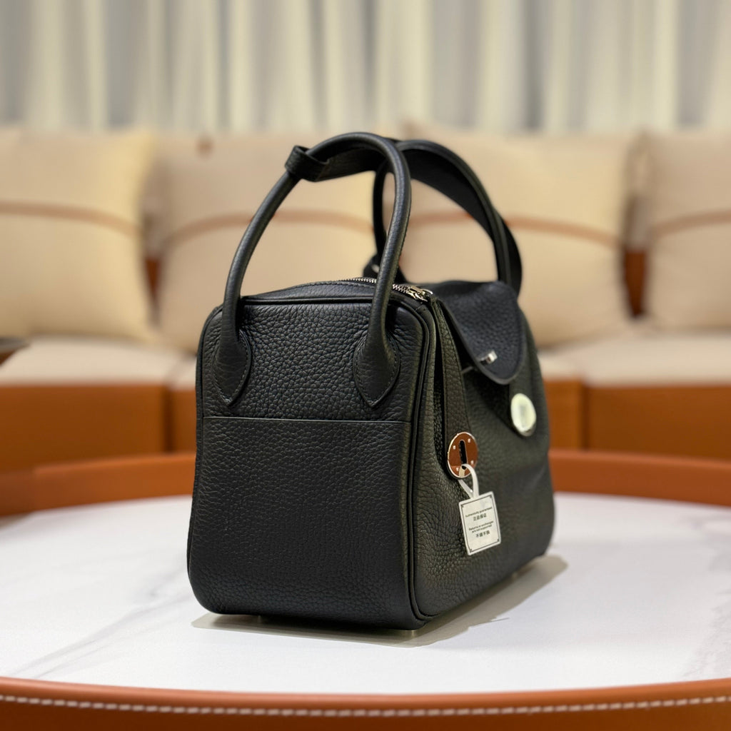 HERMES LINDY 26 BLACK AND SILVER STAMP D