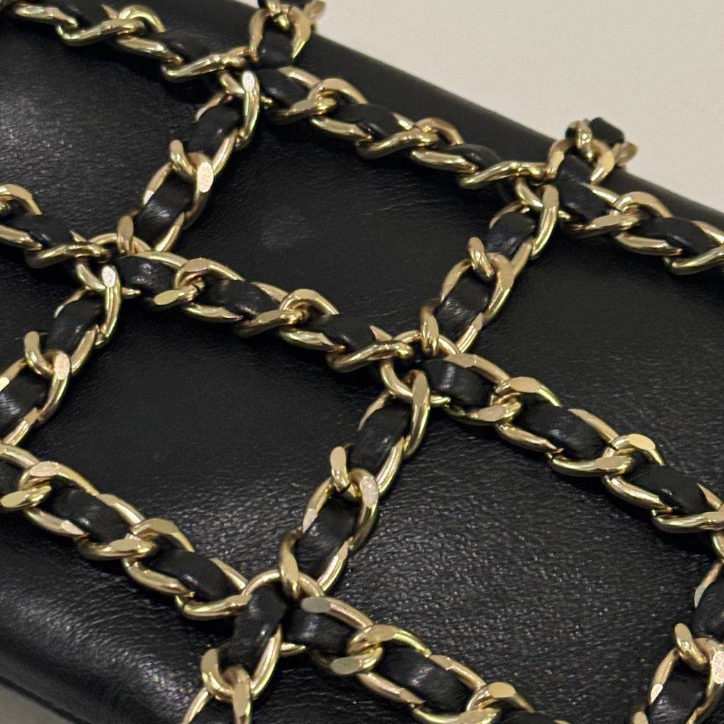 CHANEL    2020 Lambskin Tech Me Out Clutch With Chain Black