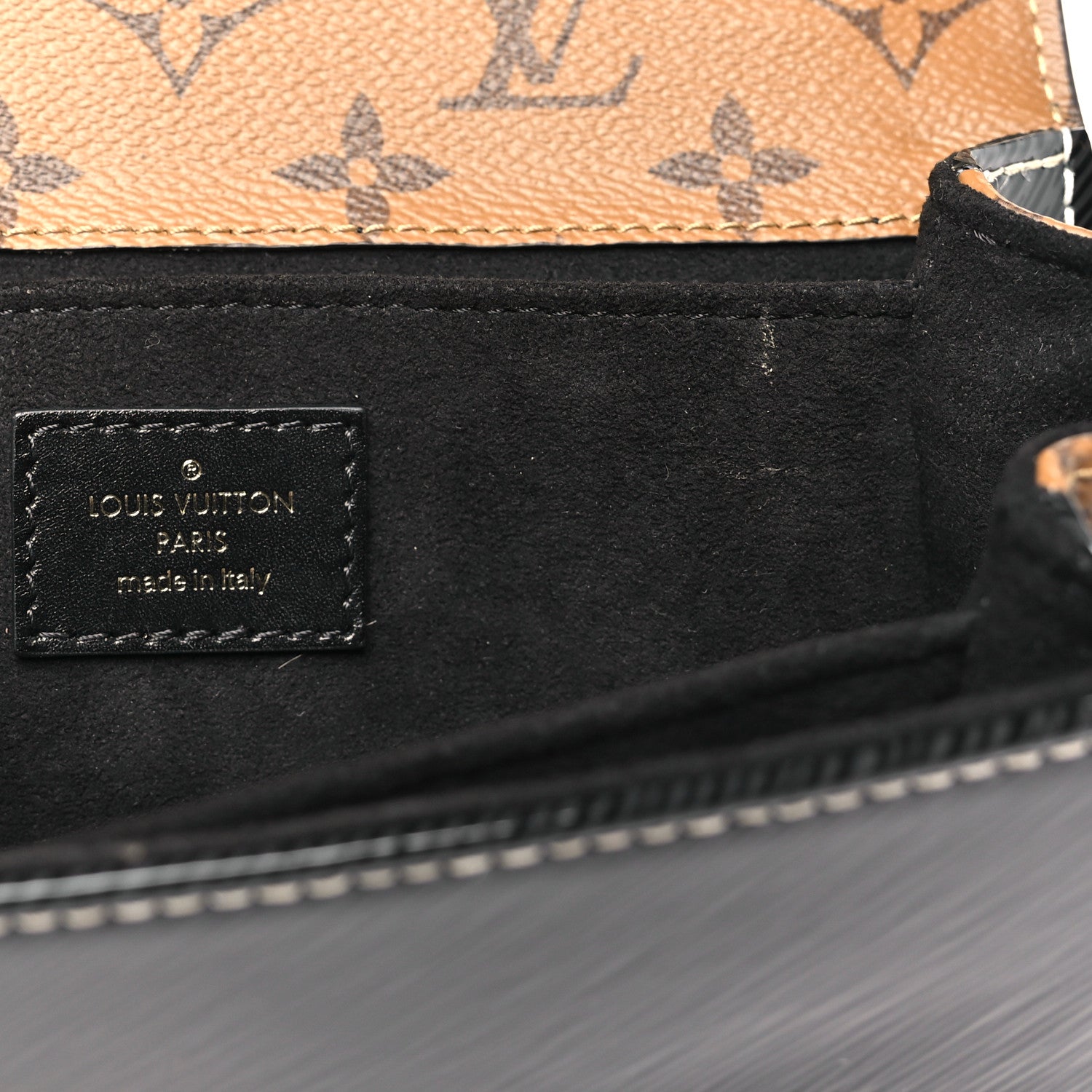 Shiny Epi Reverse Monogram Pochette Metis Mini Marine