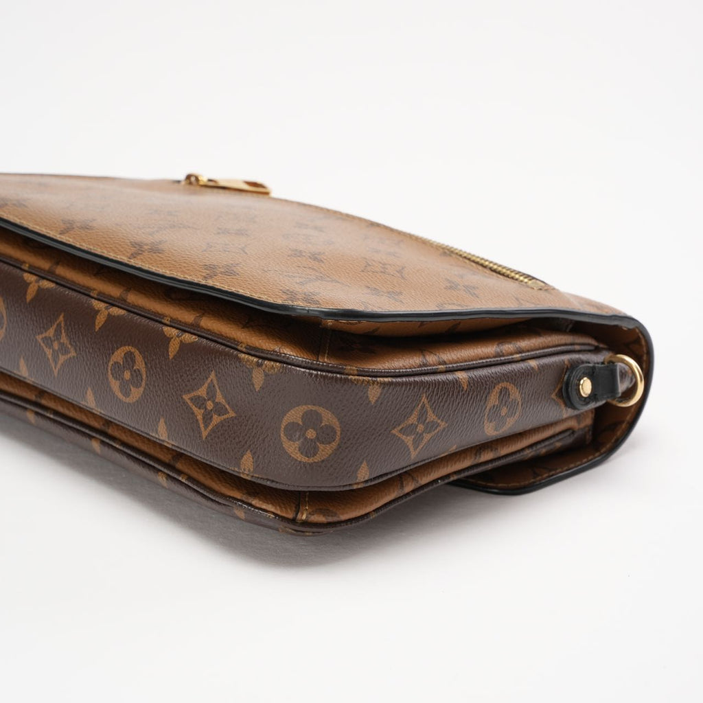 Louis Vuitton Monogram Pochette Metis MM Hand Bag 2019