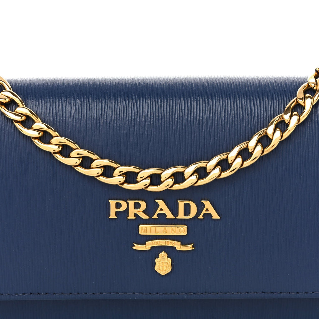 Saffiano Wallet on Chain Bluette