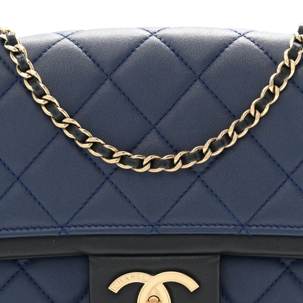 Lambskin Quilted Medium Graphic Flap Navy Black