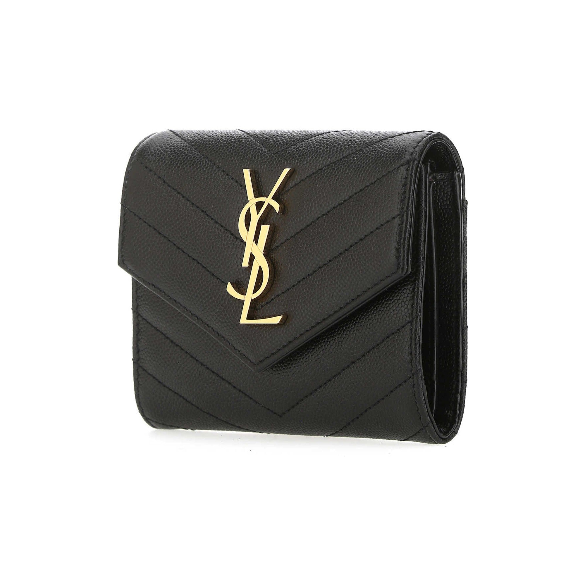 CASSANDRE MATELASSÉ compact tri fold wallet in grain de poudre leather