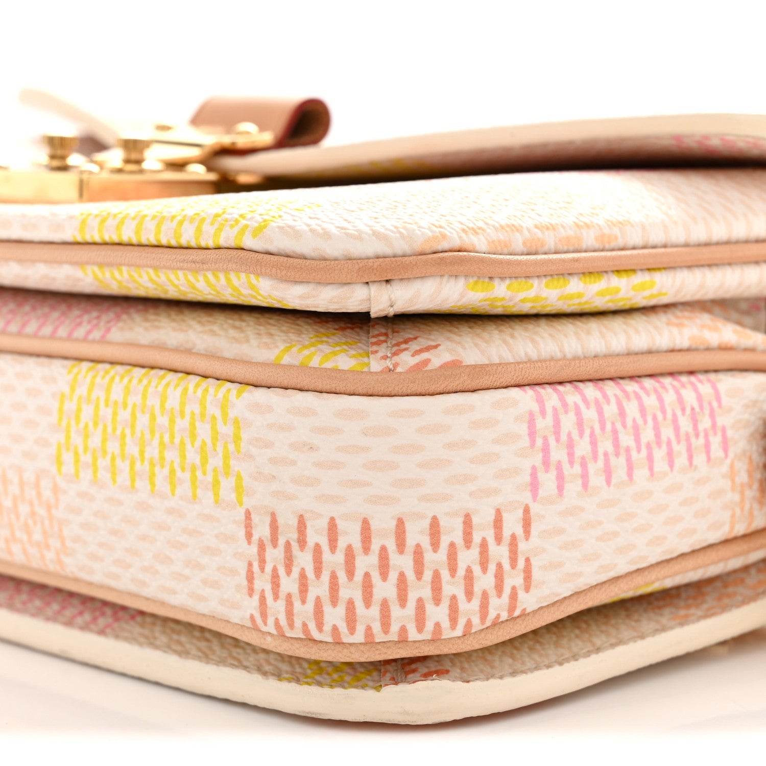 Damier Giant Pochette Metis East West Peach