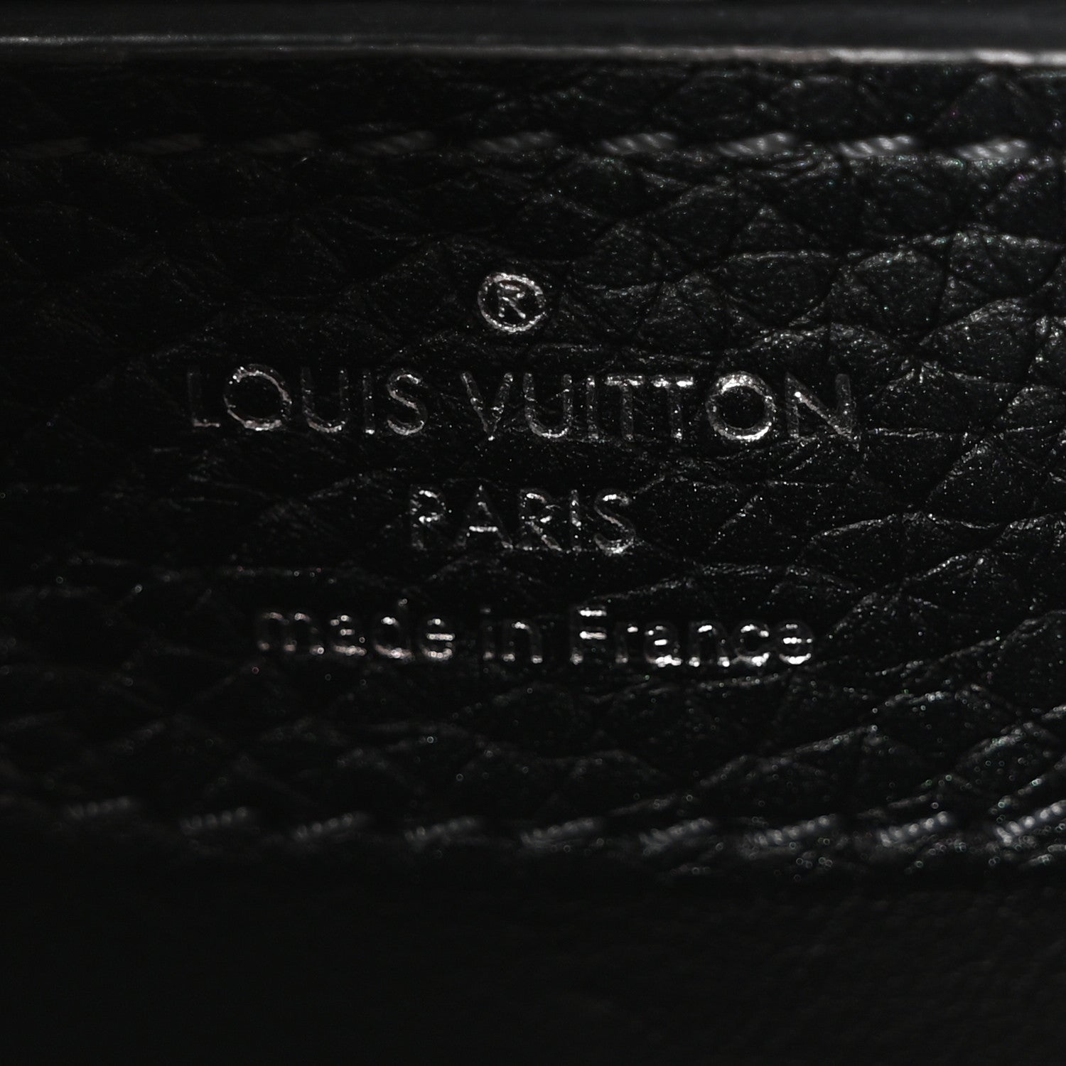 Taurillon Capucines BB Scarabeo Iridescent Black
