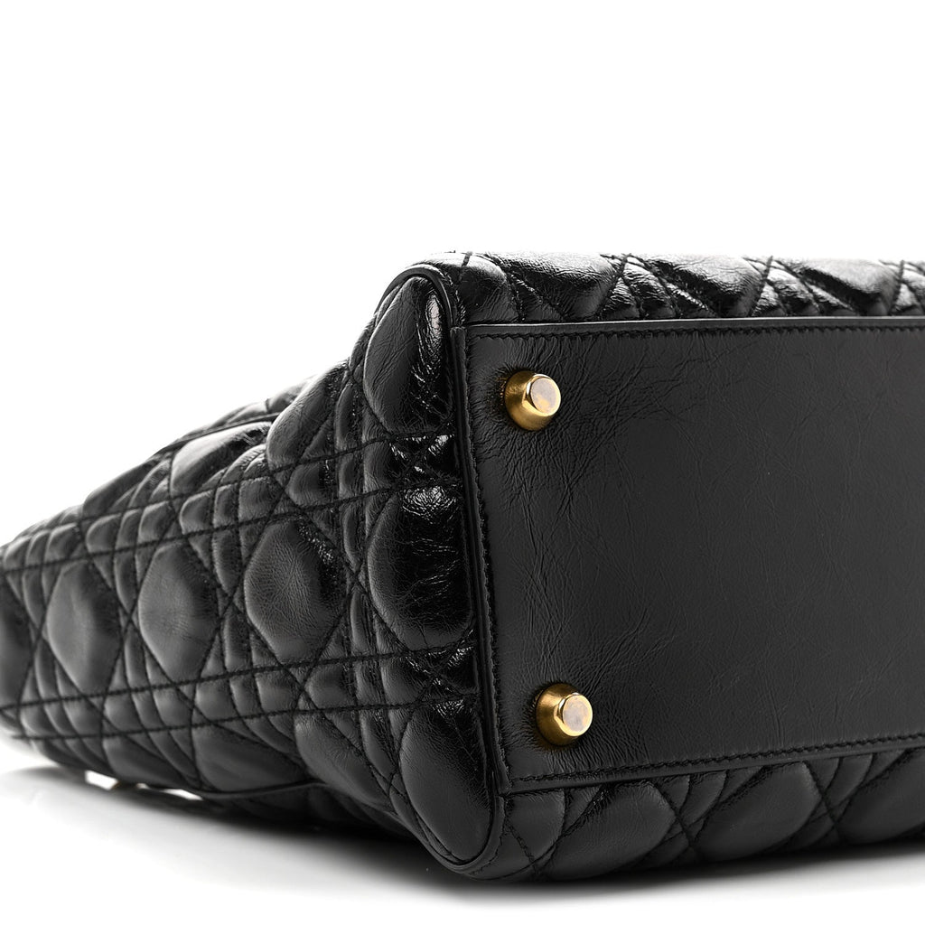 Crinkled Patent Cannage Medium Bohemian Lady Dior Black