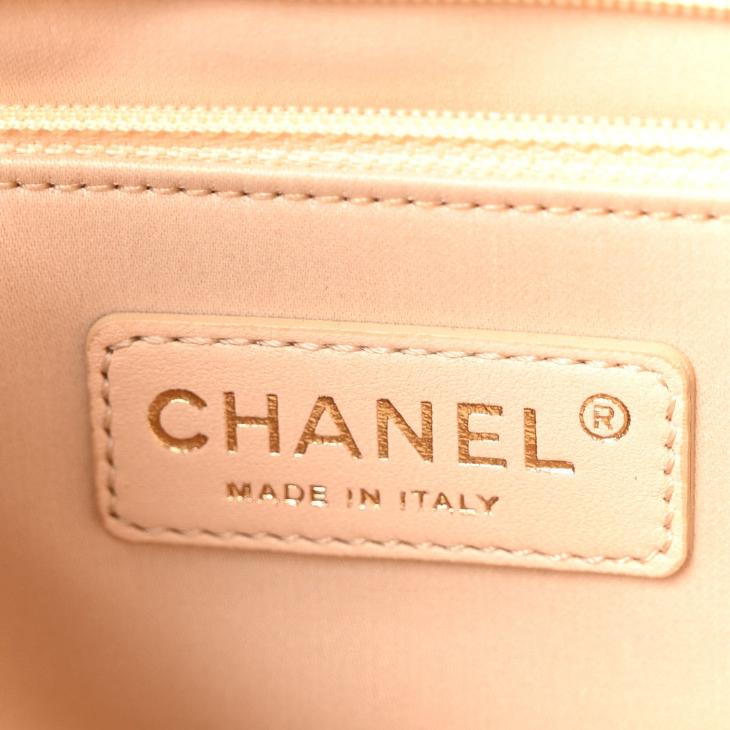 Caviar Quilted Grand Shopping Tote GST Beige Clair