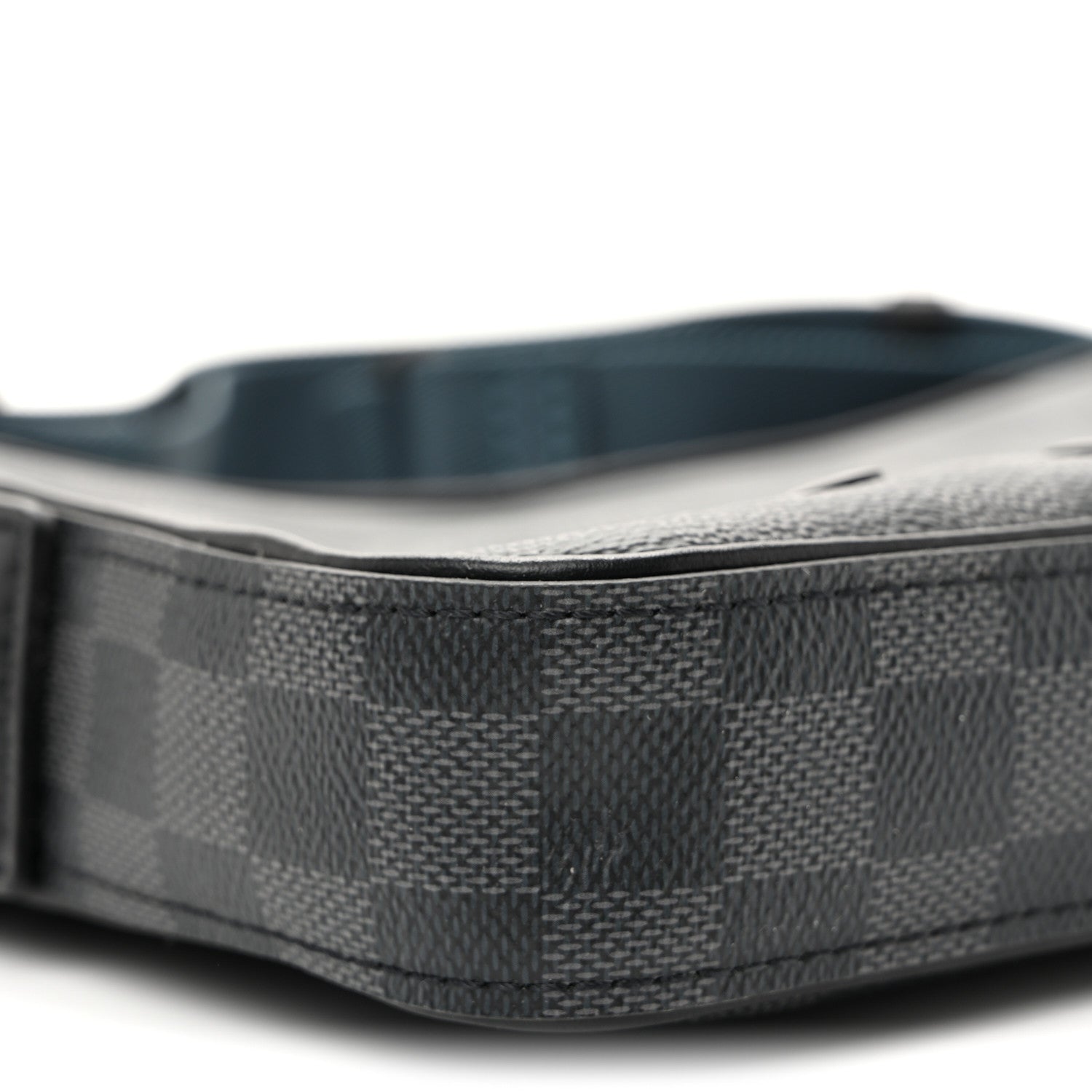 Damier Graphite Alpha Messenger Bag