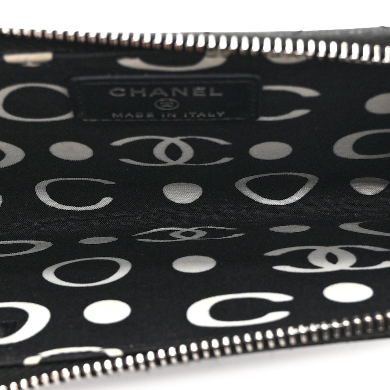 Caviar Quilted CC Logo Zip Around Card Holder Black