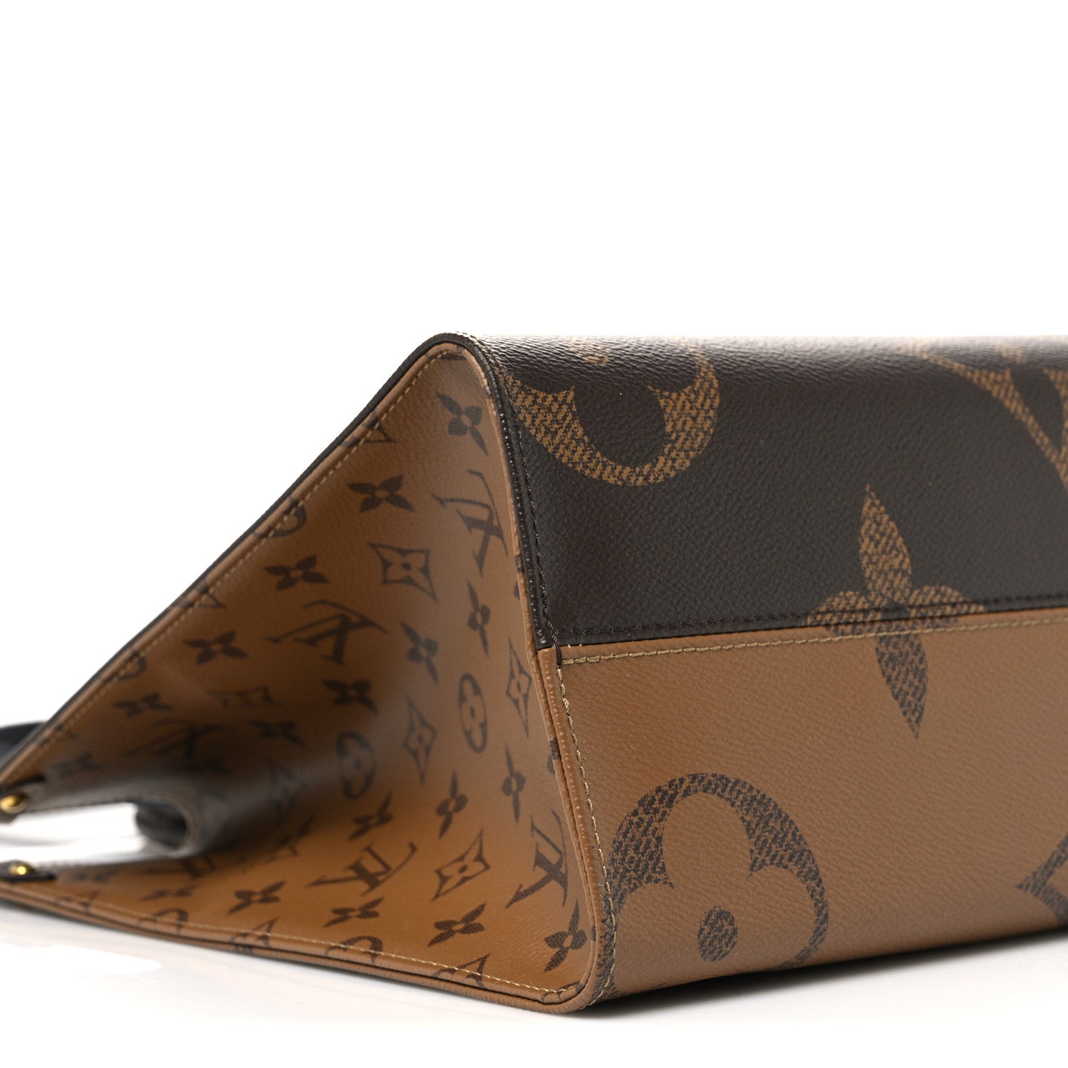Reverse Monogram Giant Onthego MM