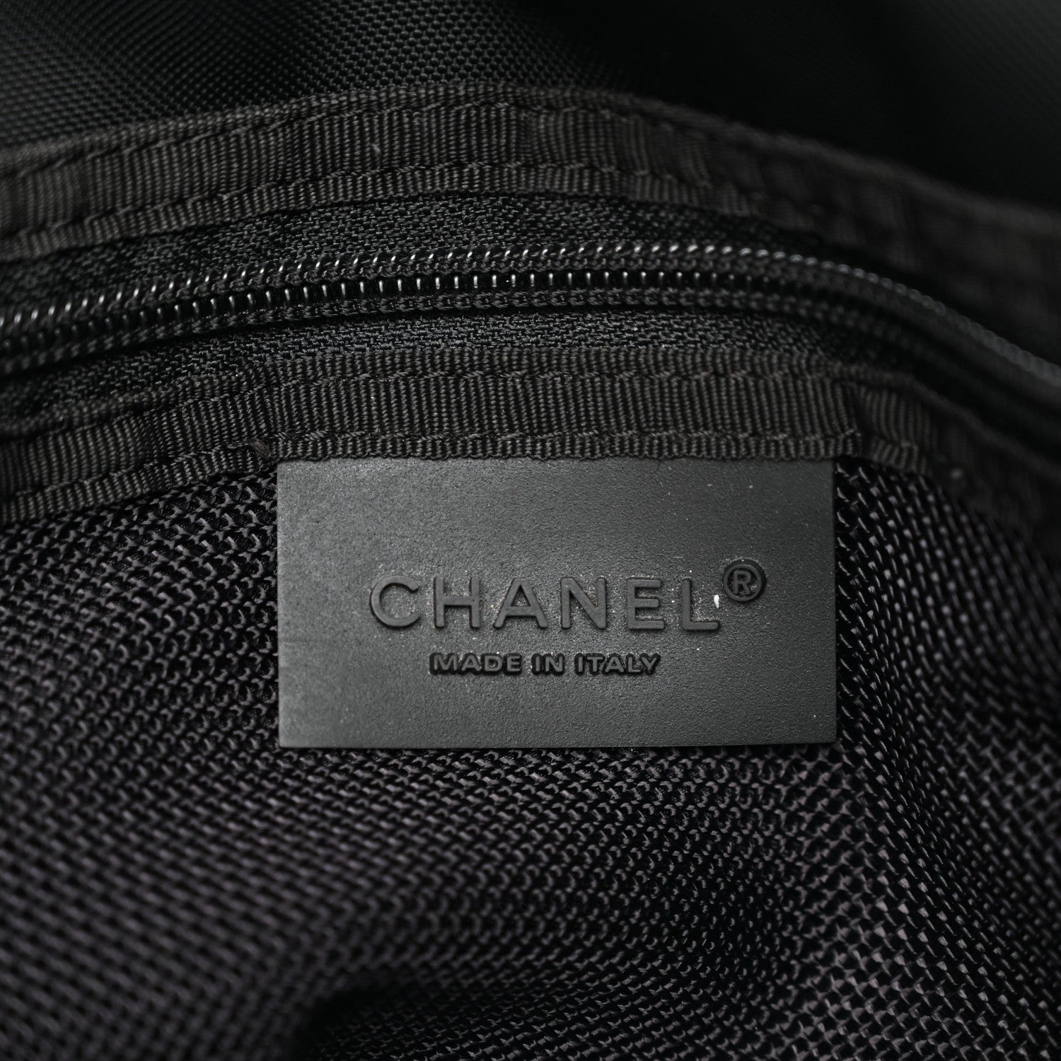 Nylon Sport CC Messenger Black