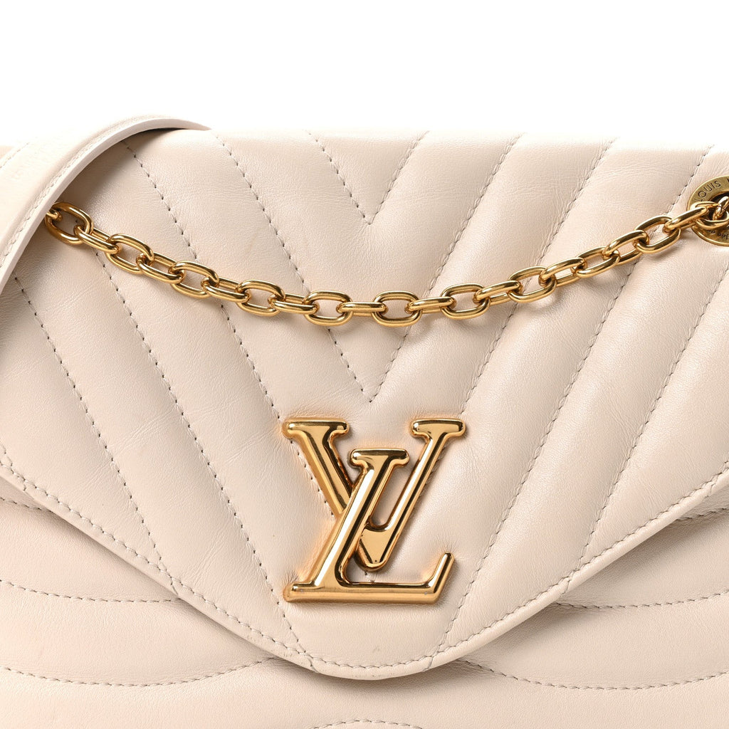 Calfskin New Wave Chain Bag MM NM Ivory