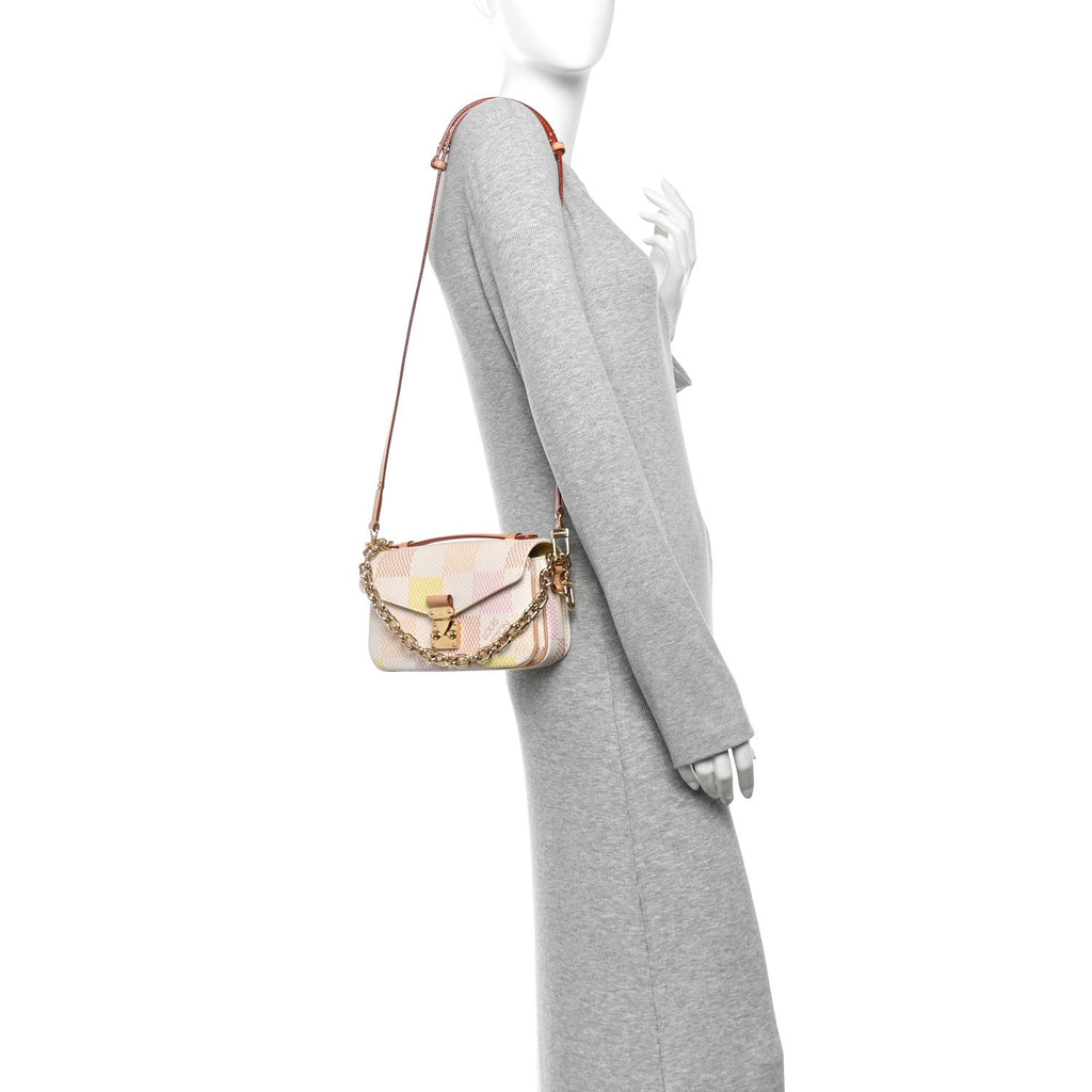 Damier Giant Pochette Metis East West Peach