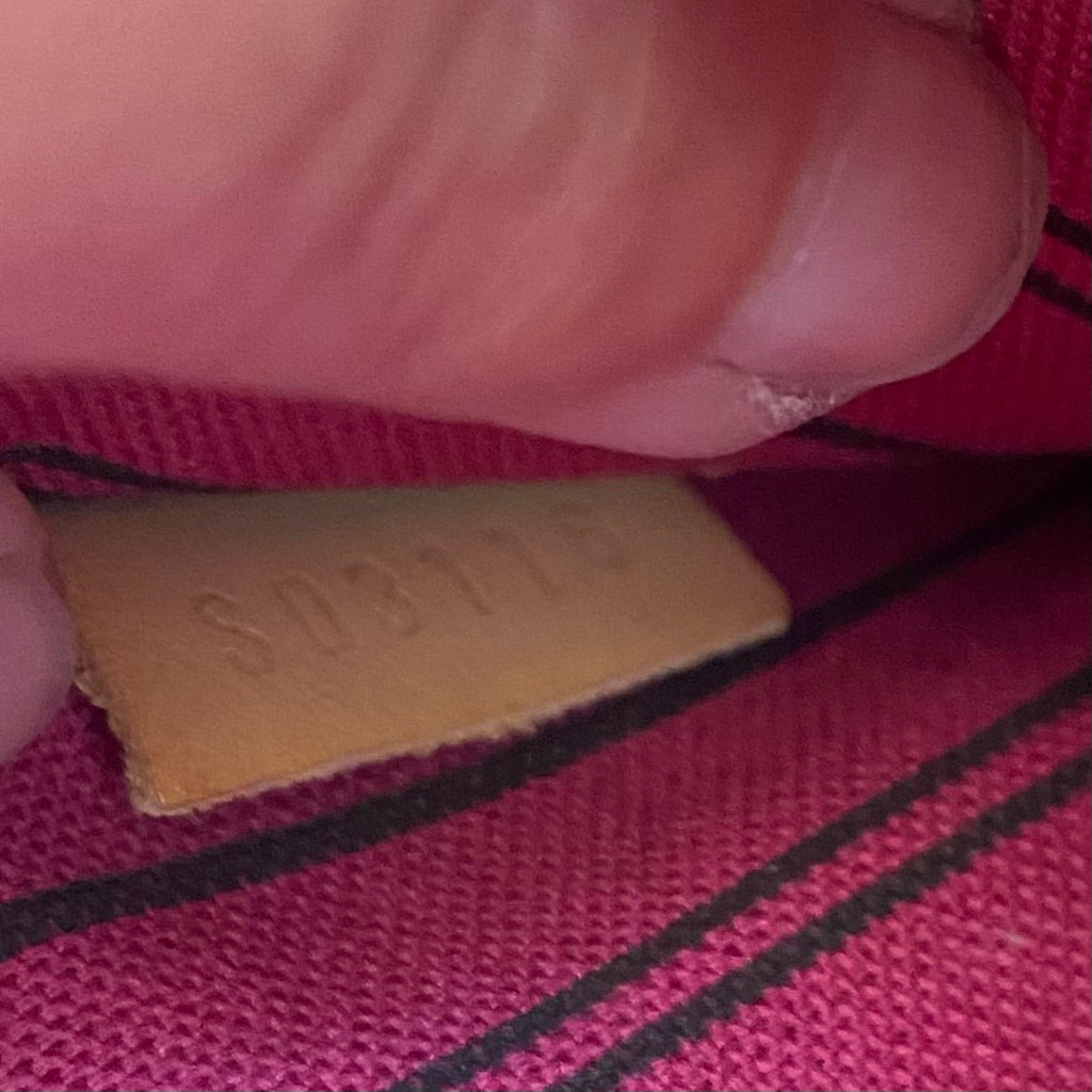 LOUIS VUITTON Monogram Neverfull GM Wristlet