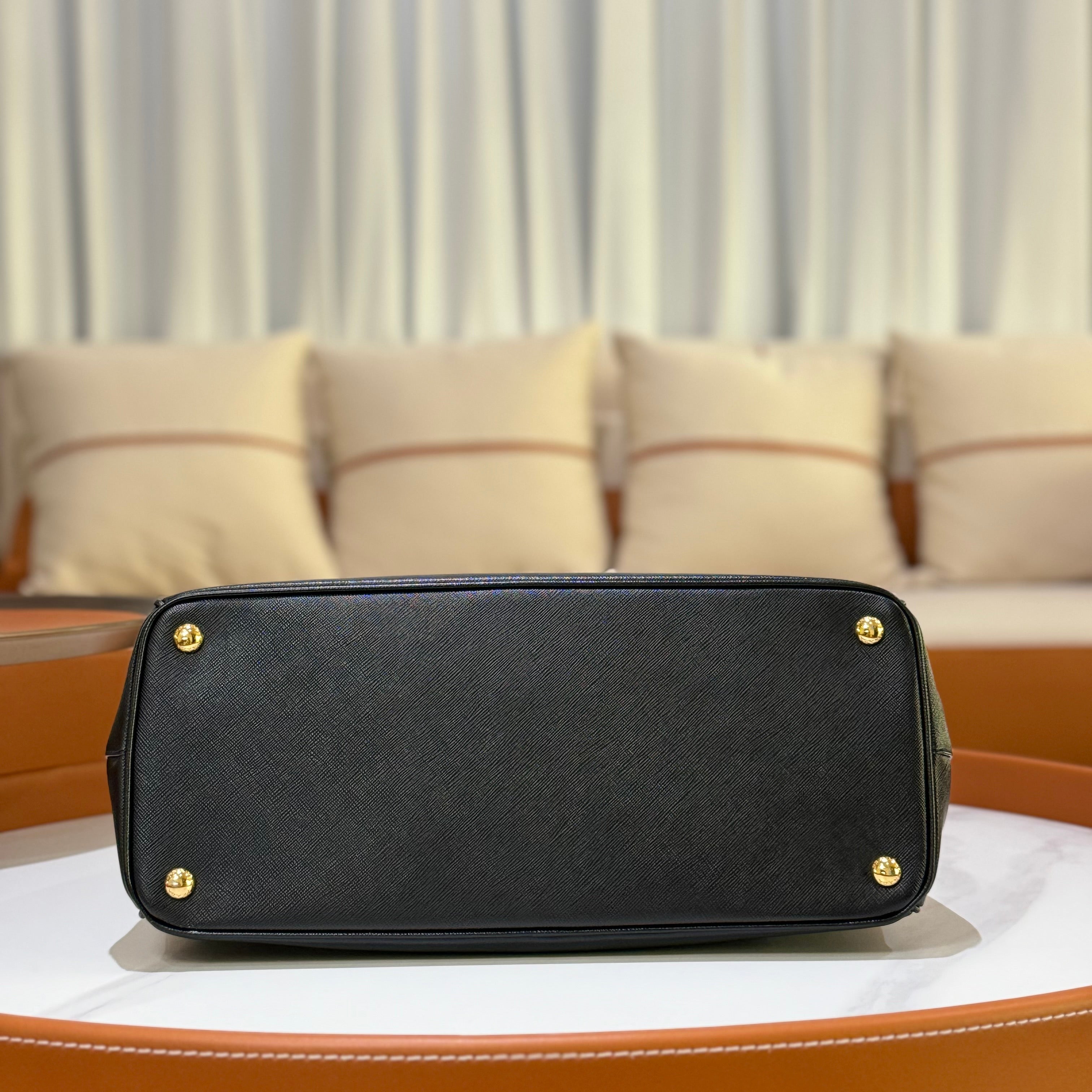 PRADA LARGE PALLERIA BAG