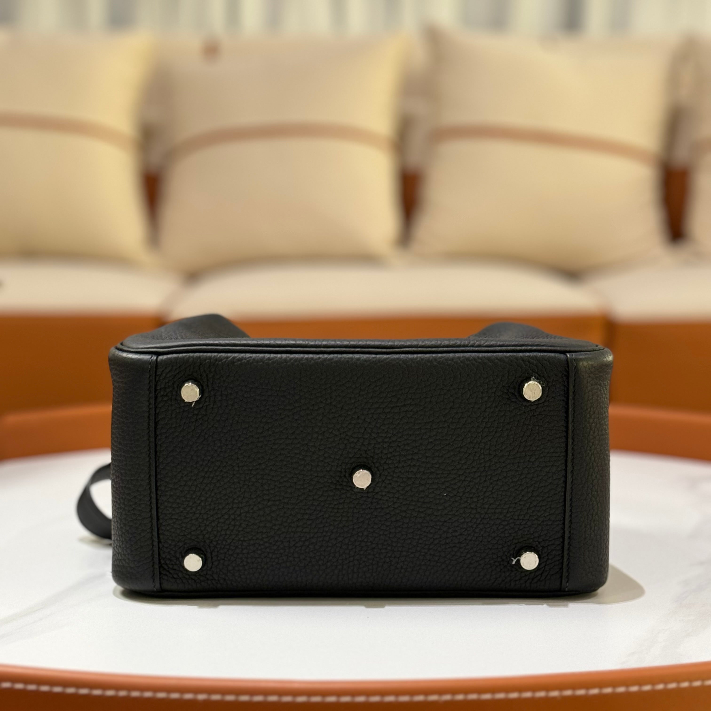 HERMES LINDY 26 BLACK AND SILVER STAMP D