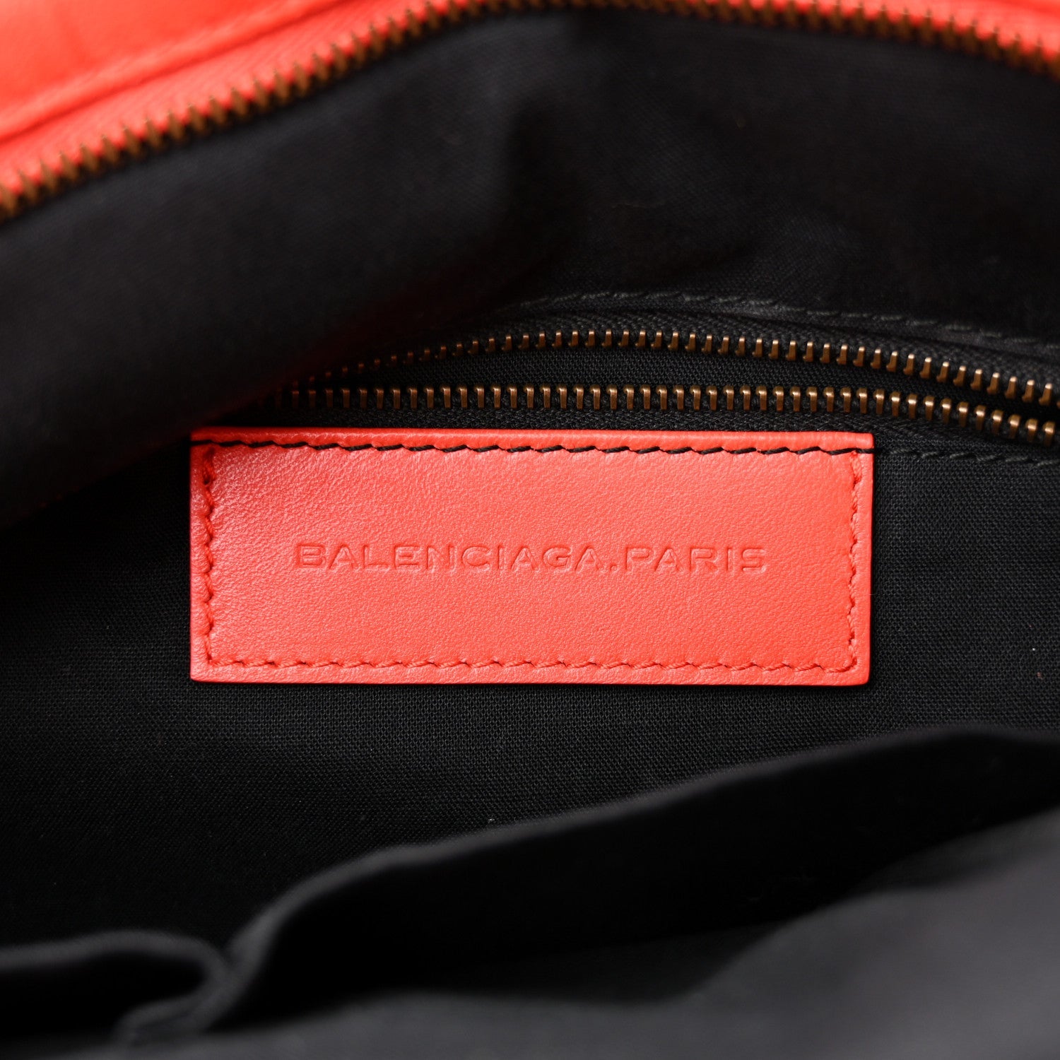 Agneau Perforated Classic Hardware Velo Rouge Grenade