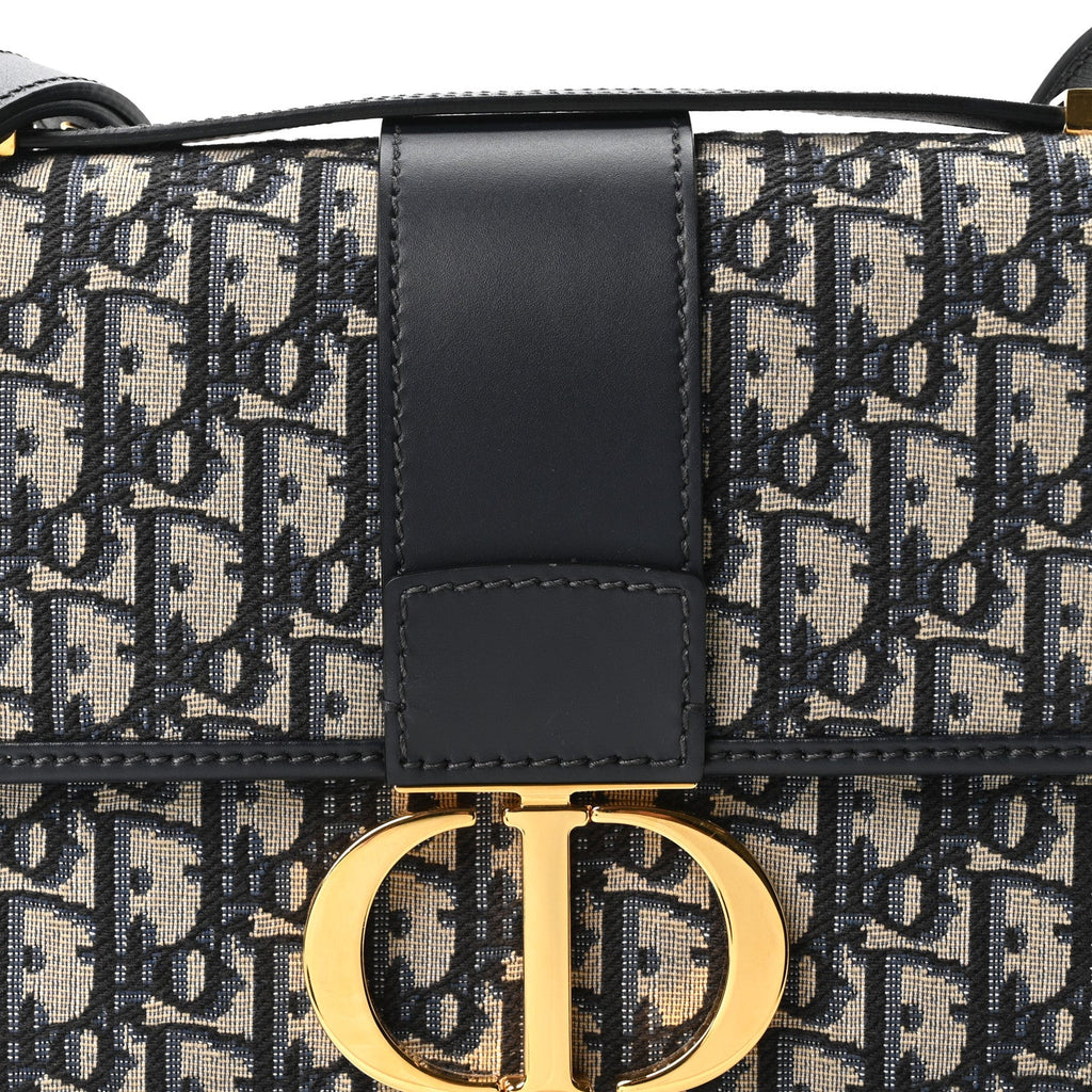 Oblique 30 Montaigne Flap Bag Blue