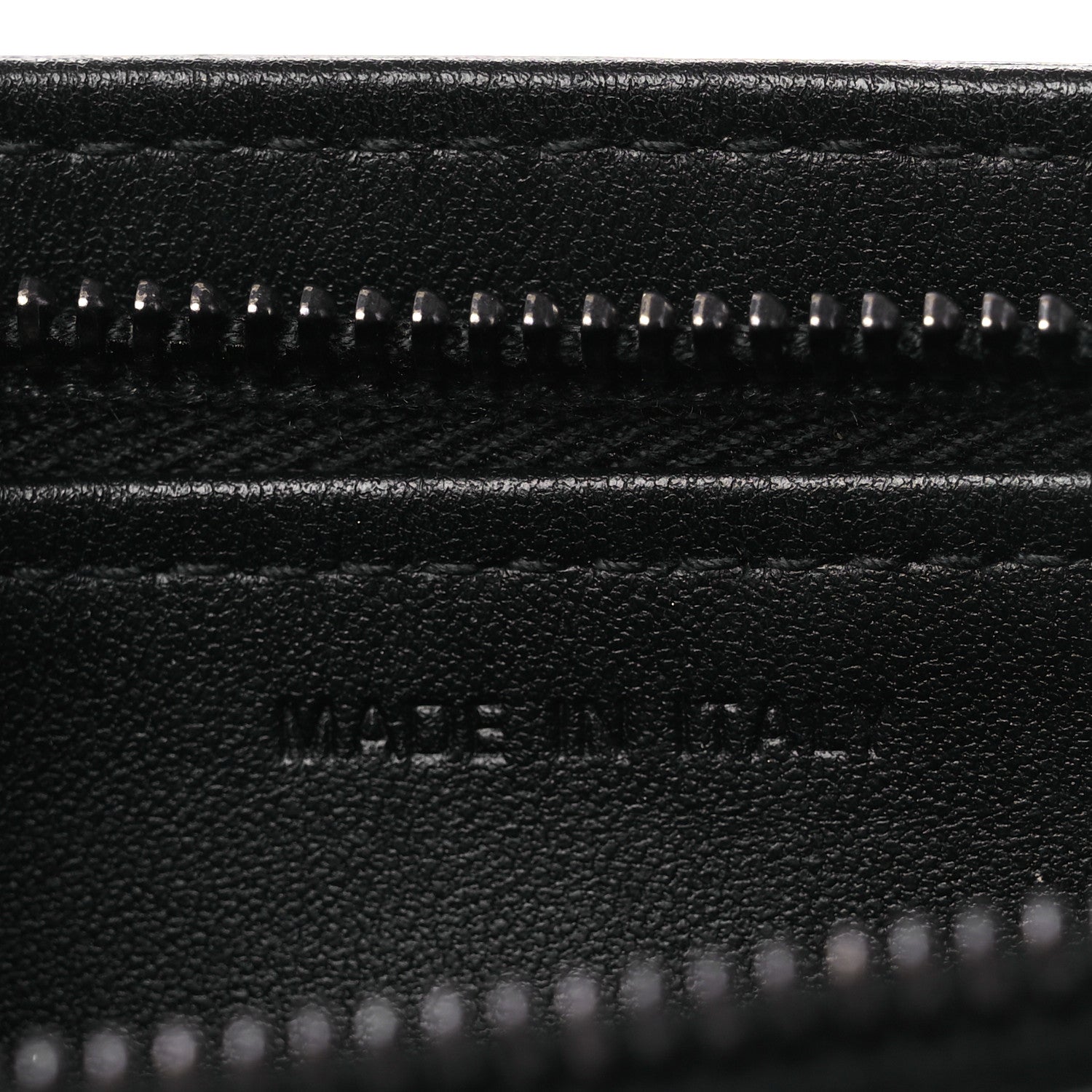 Calfskin Macrocannage Diamond Caro Zipped Pouch With Chain Black