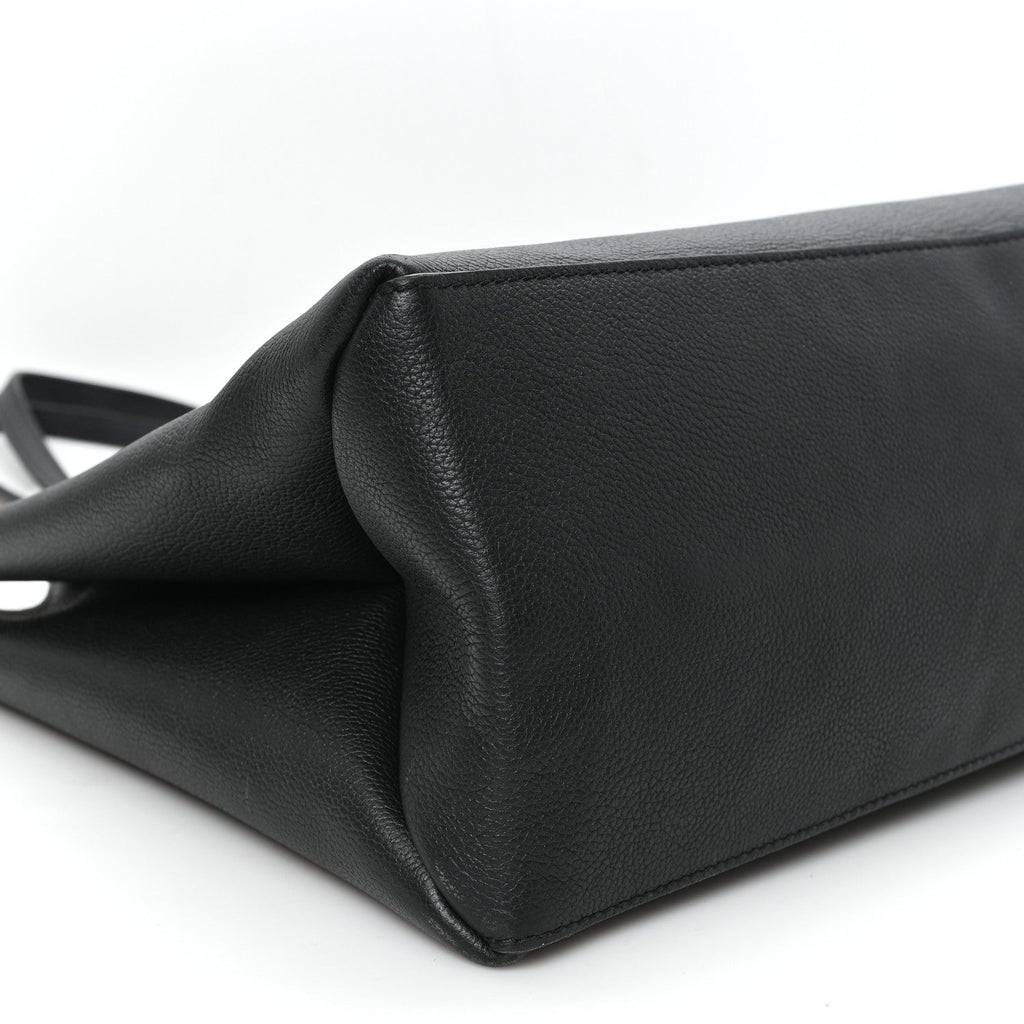 Grained Calfskin Lockme Shopper Black