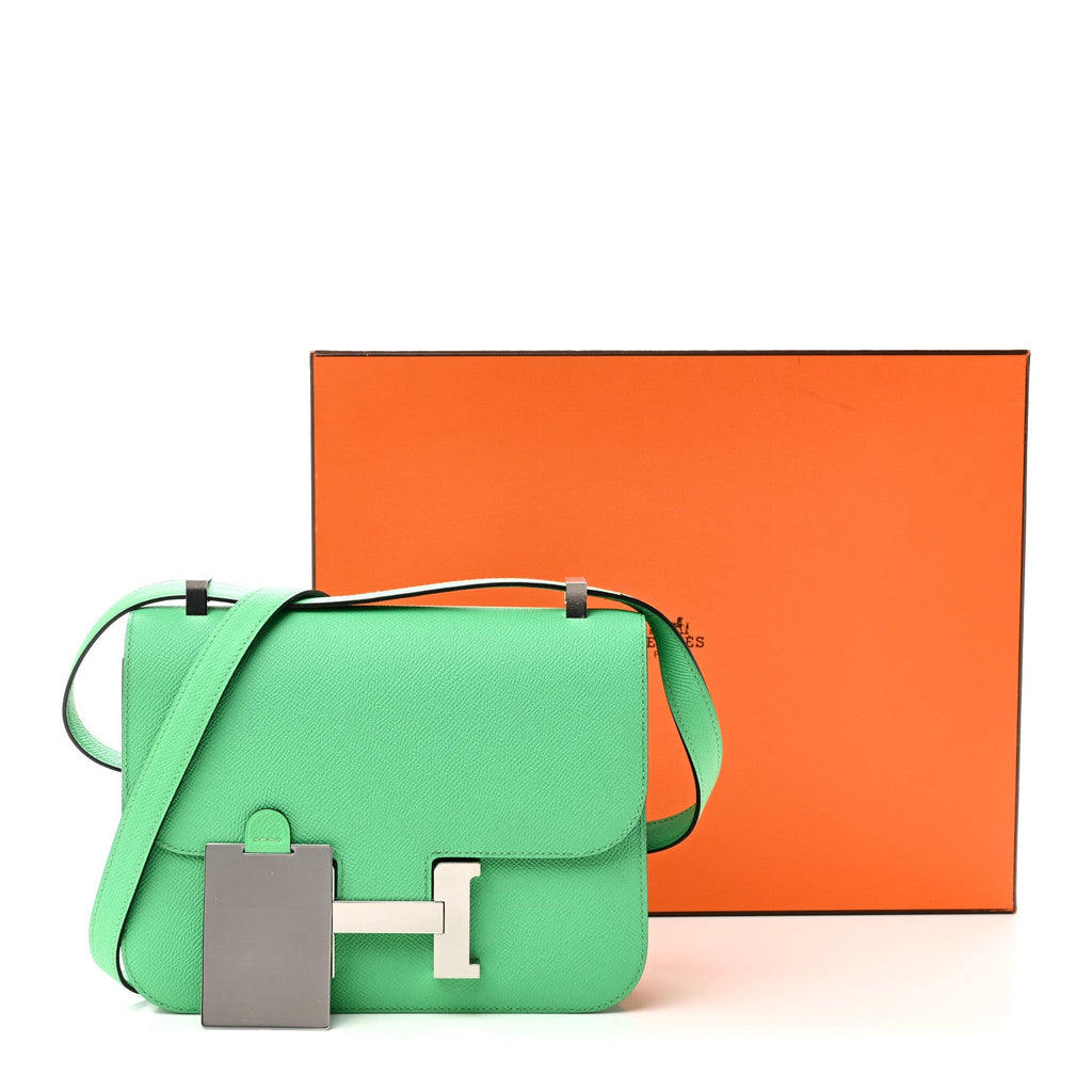 Epsom Constance 24 Vert Comics