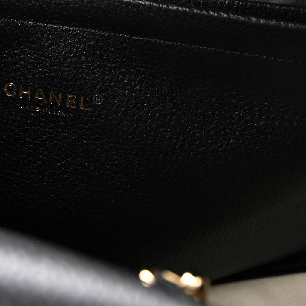Grained Calfskin Stitched Urban Essentials Large Shopping Bag Black