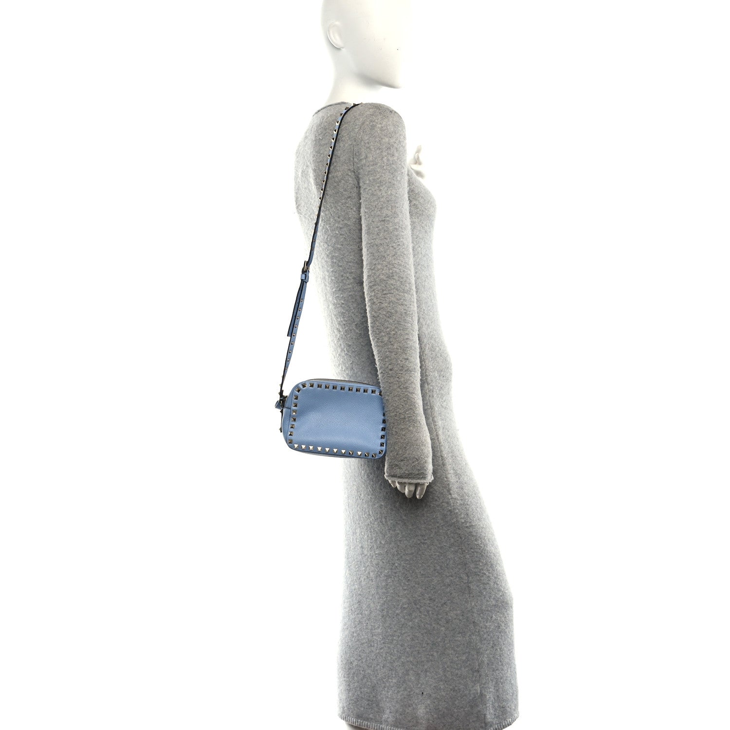 Pebbled Calfskin Rockstud Camera Crossbody Bag Niagara