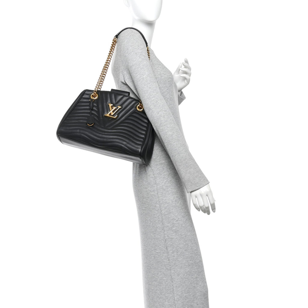 Calfskin New Wave Chain Tote Black