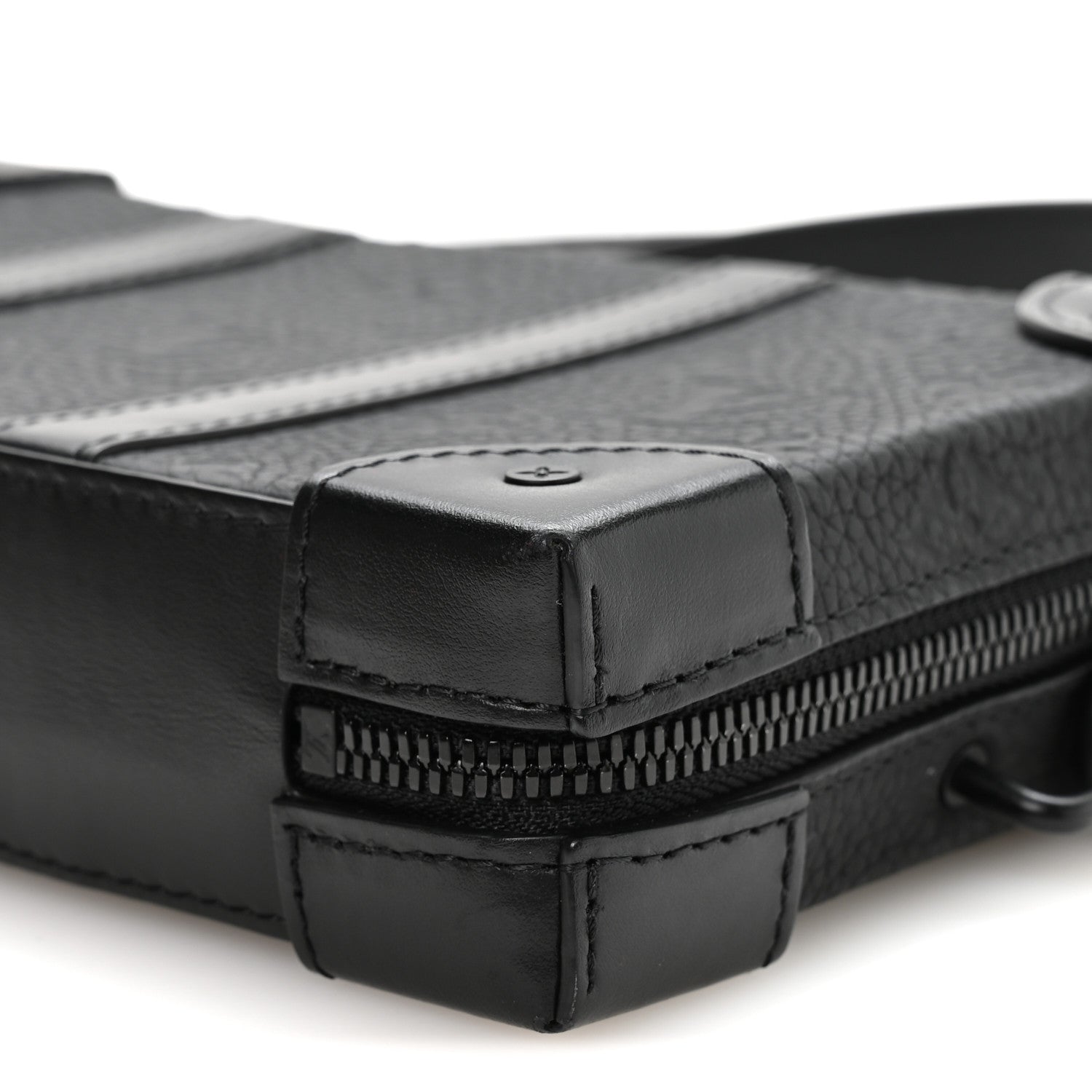 Taurillon Monogram Soft Trunk Wallet Black