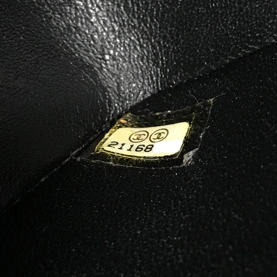 CHANEL V Stitch Chevron Shoulder bag