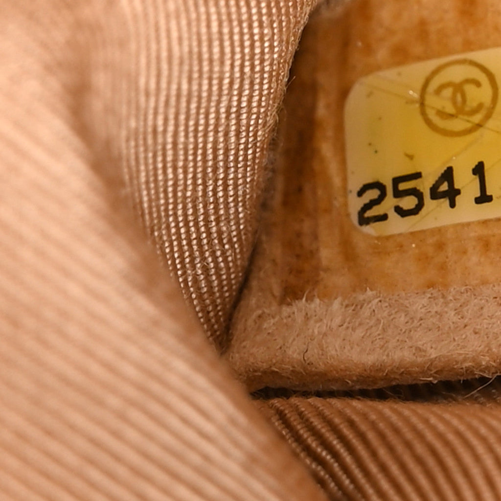 Caviar Quilted Medium Boy Flap Beige