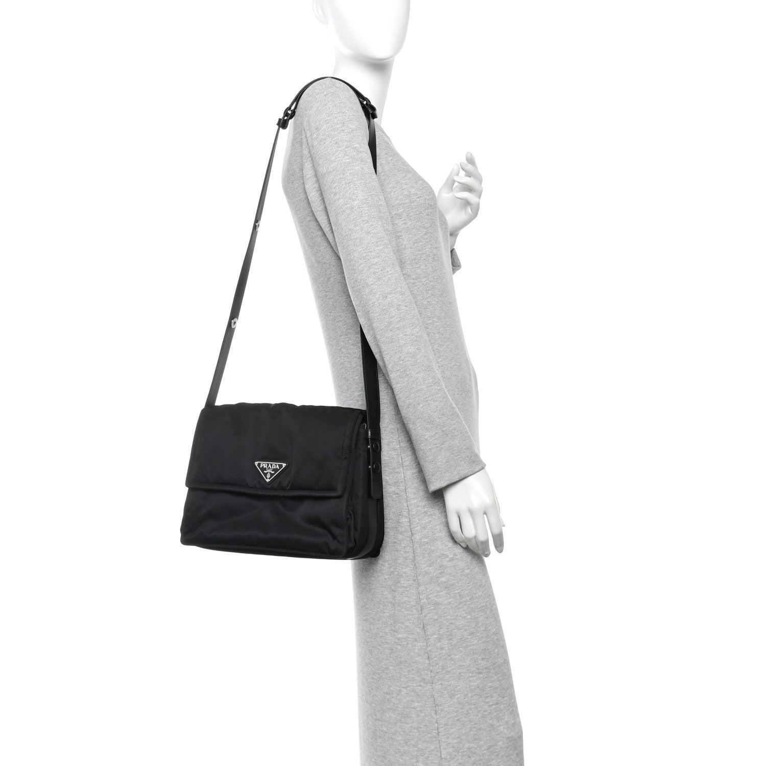 Re-Nylon Padded Medium Traveller Black