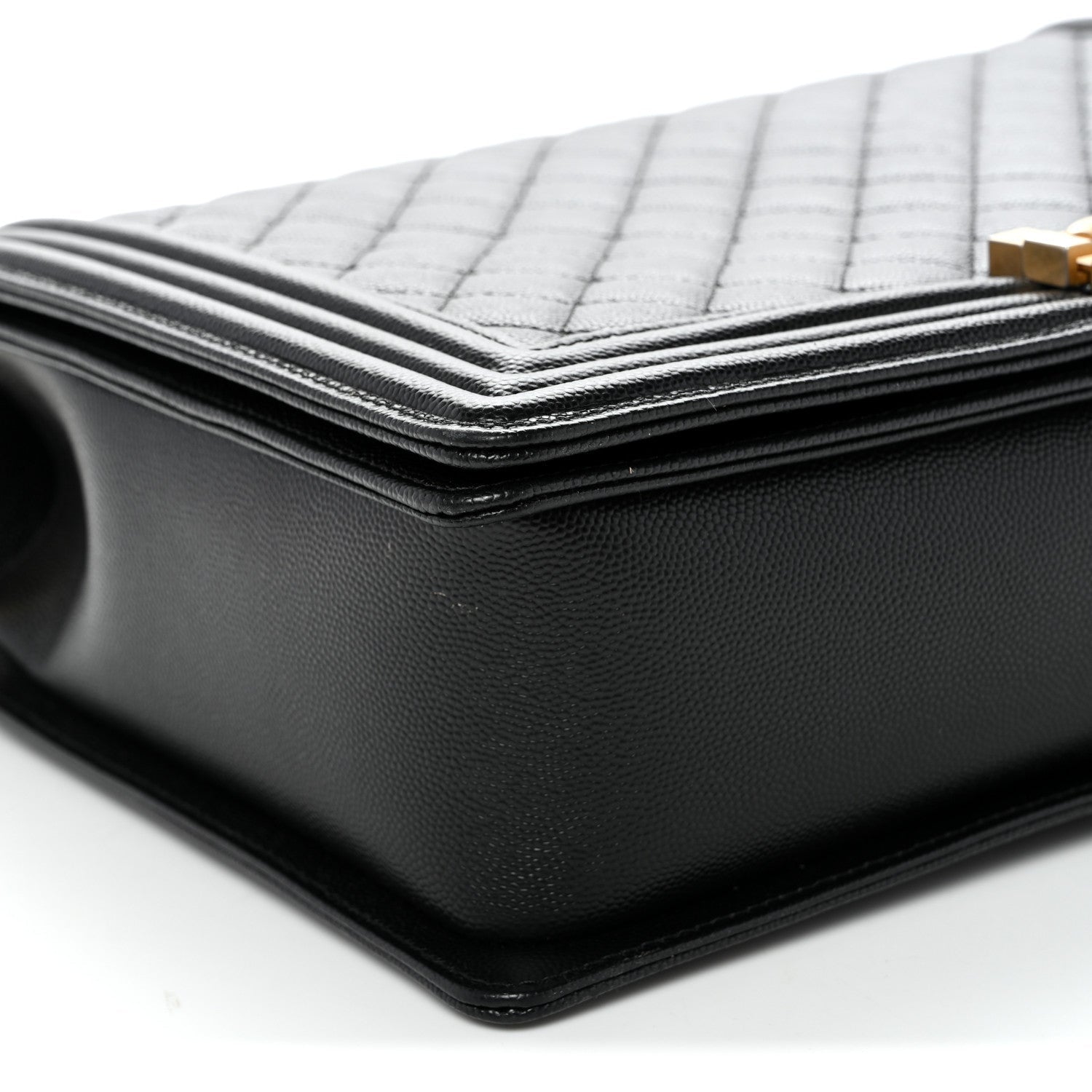 Caviar Quilted Large Boy Flap Black