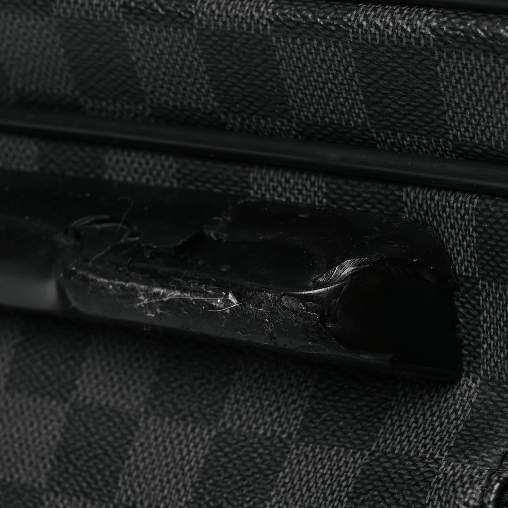 Damier Graphite Pilot Case