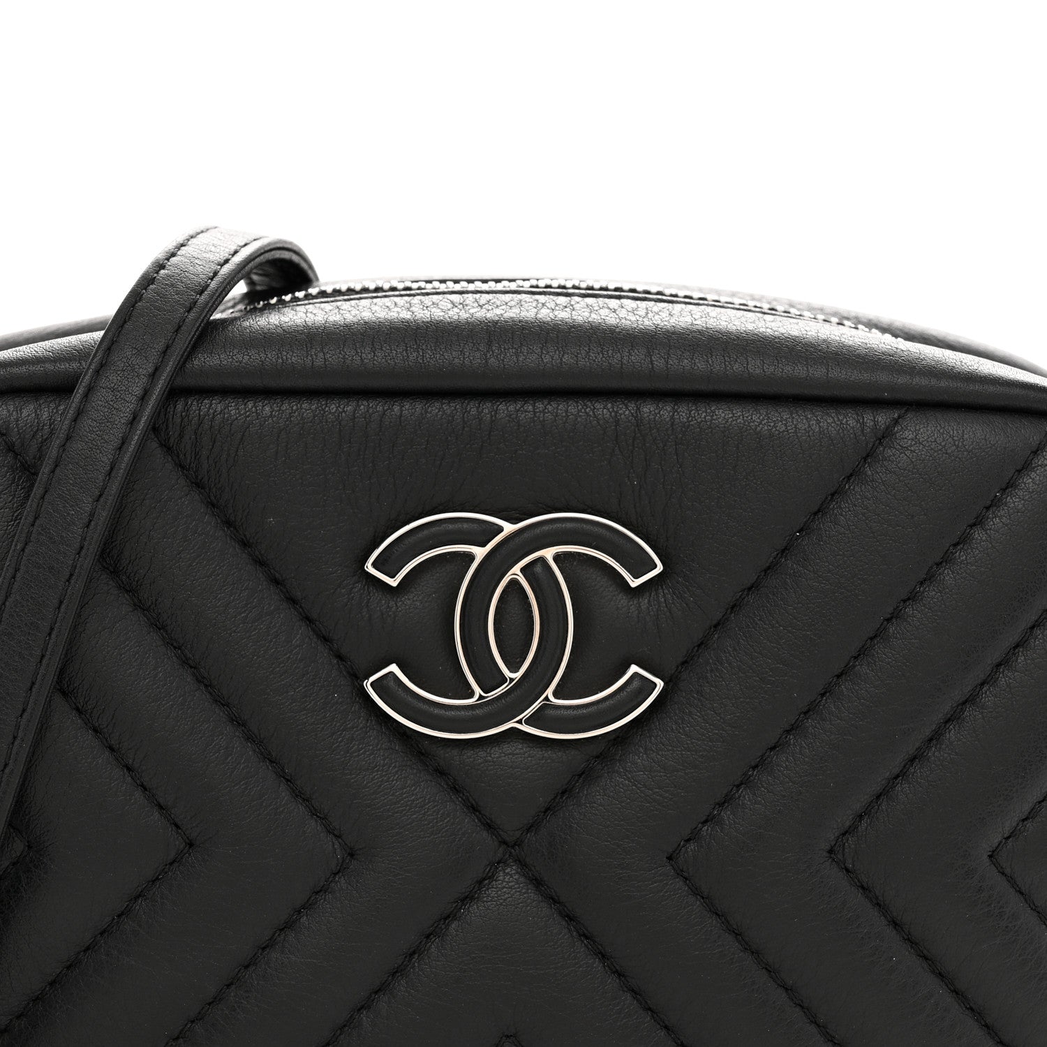 Calfskin Diagonal Chevron Quilted Tassel Camera Case Black