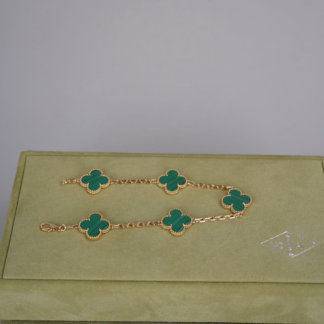 Van Cleef & Arpels 18k Yellow Gold Malachite 5 Motifs Vintage Alhambra Bracelet 2019