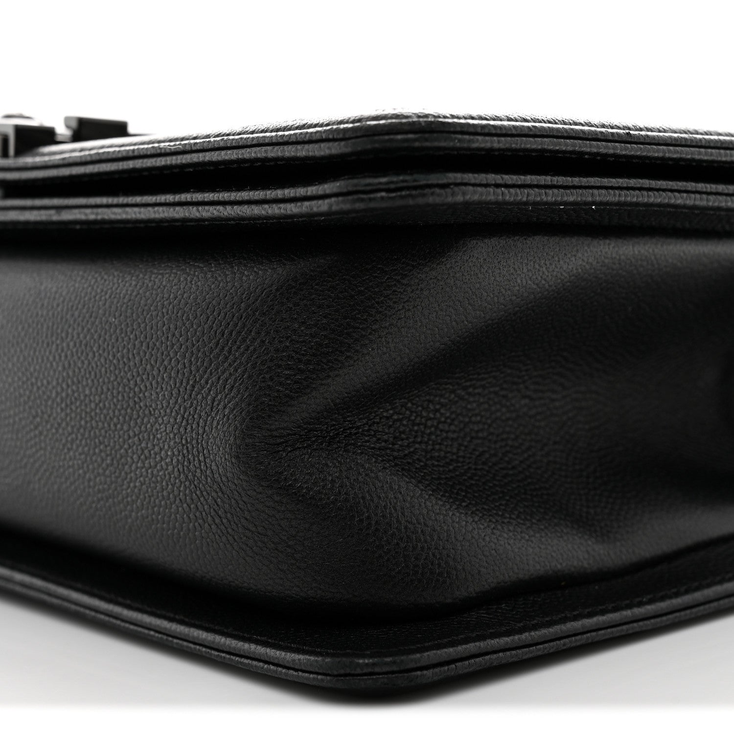 Caviar Quilted Medium Boy Flap So Black