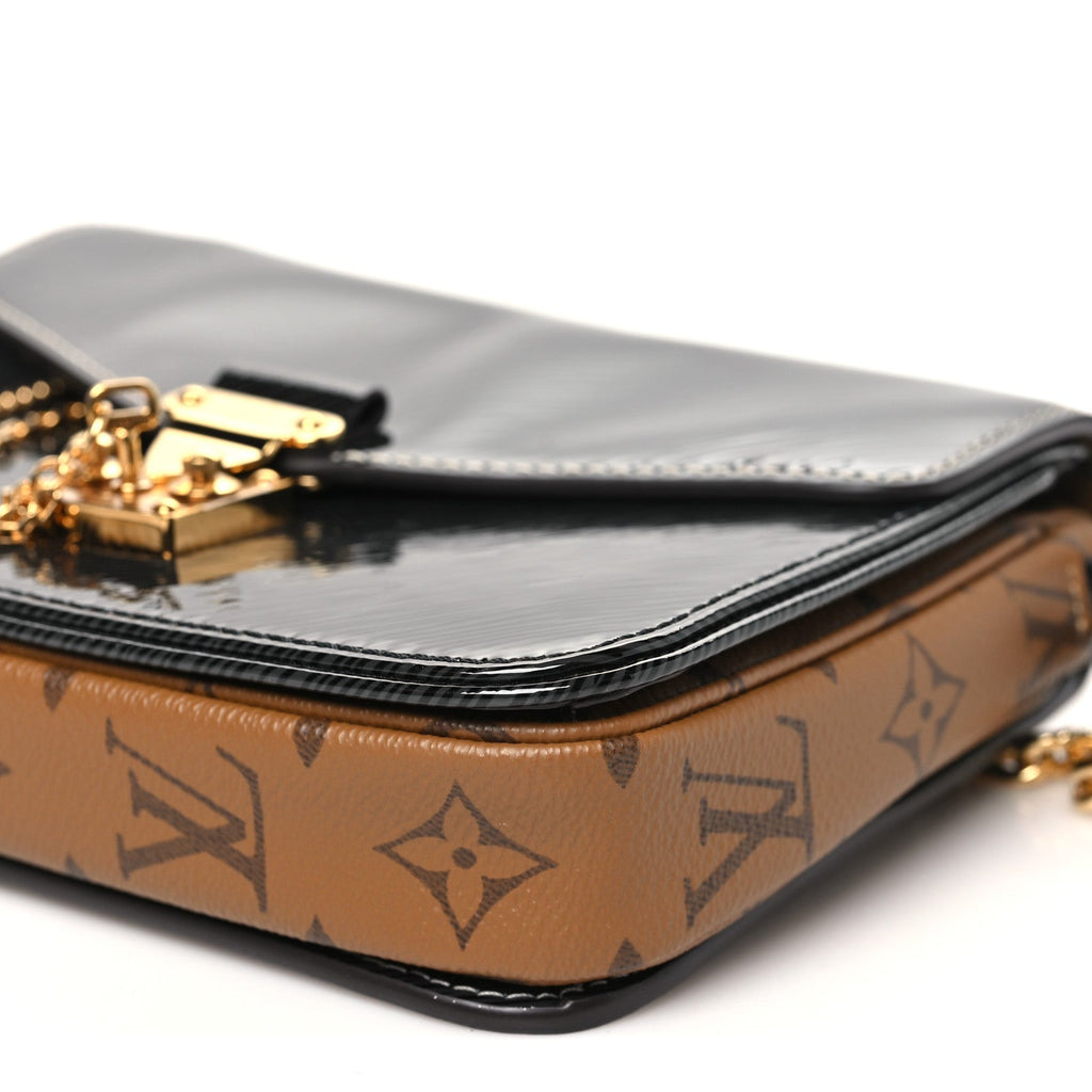 Shiny Epi Reverse Monogram Pochette Metis Mini Marine