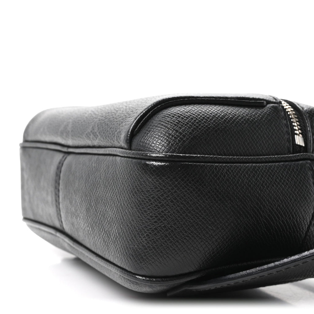 Taiga Monogram Eclipse Outdoor Messenger Black