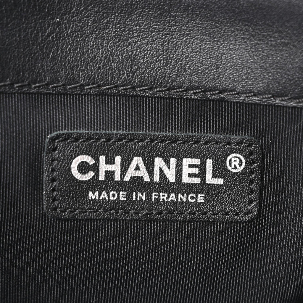 Calfskin Enchained New Medium Boy Flap Black