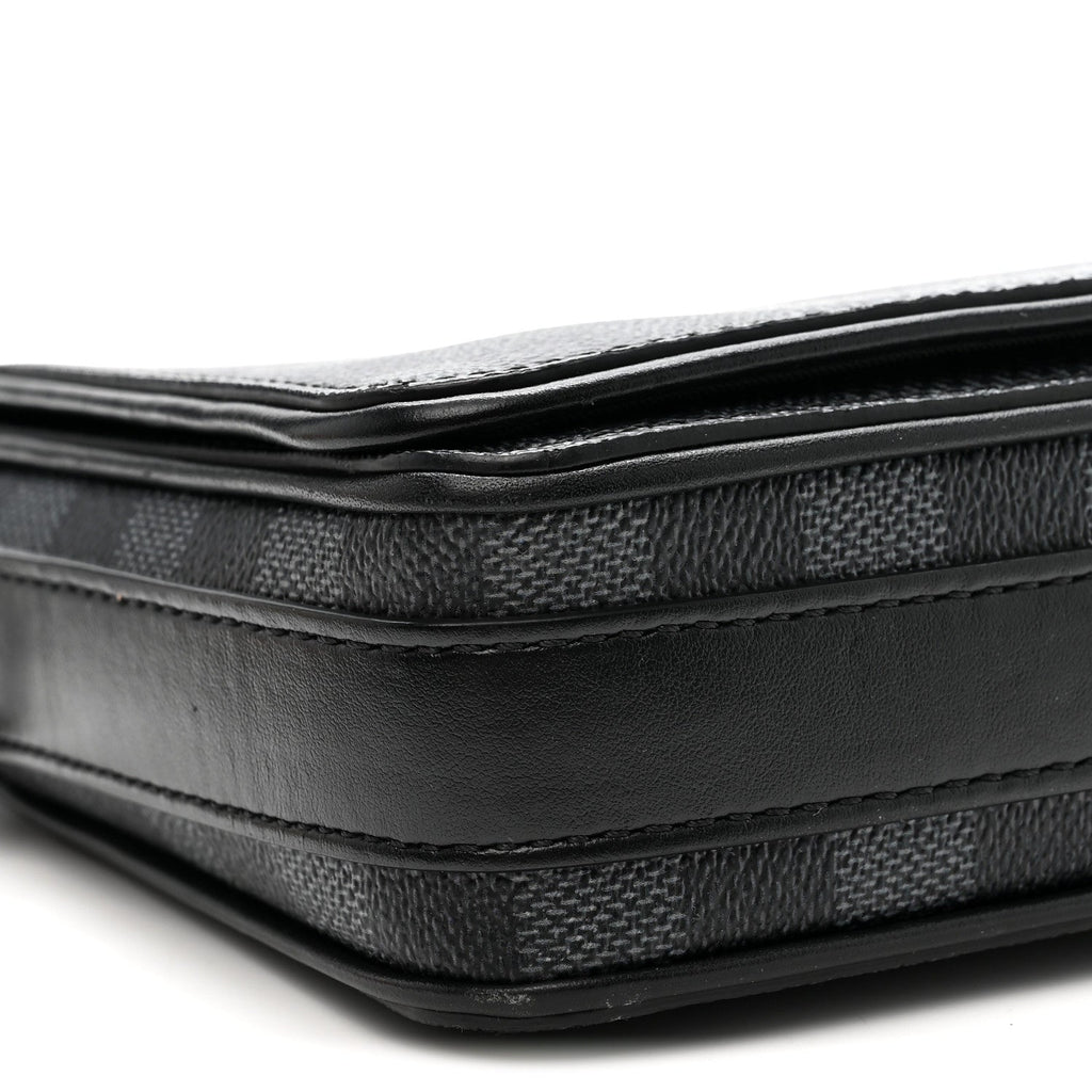 Damier Graphite 3D Studio Messenger