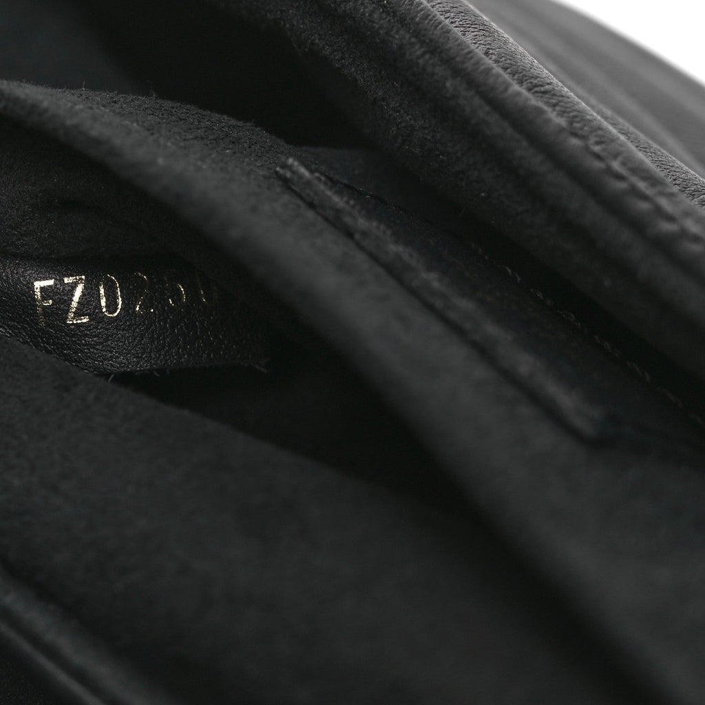 Calfskin New Wave Chain PM Black