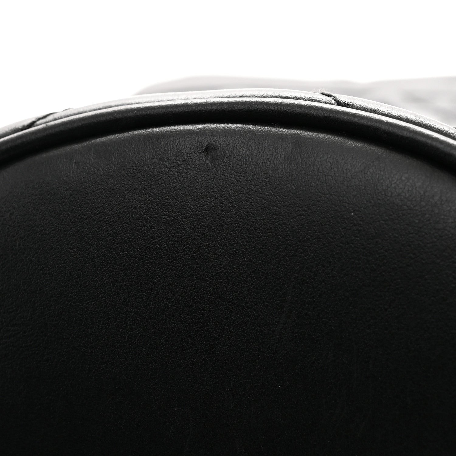 Calfskin Matelasse Mini GG Marmont 2.0 Bucket Bag Black