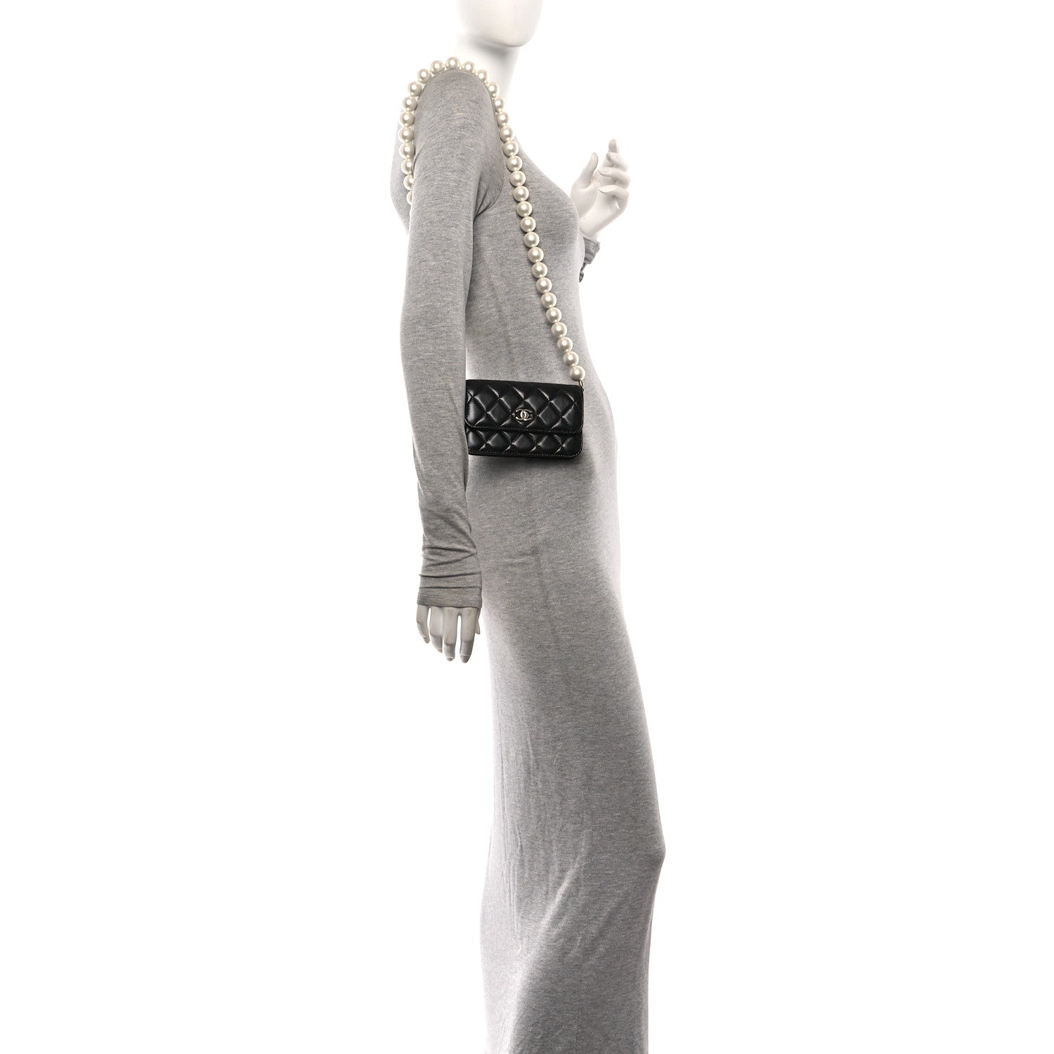 Calfskin Quilted Maxi Pearls Clutch With Chain Black